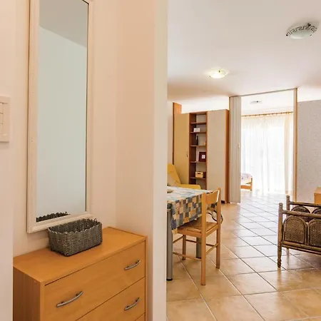 Amazing Apartment In Stinjan With Wifi Apartment *