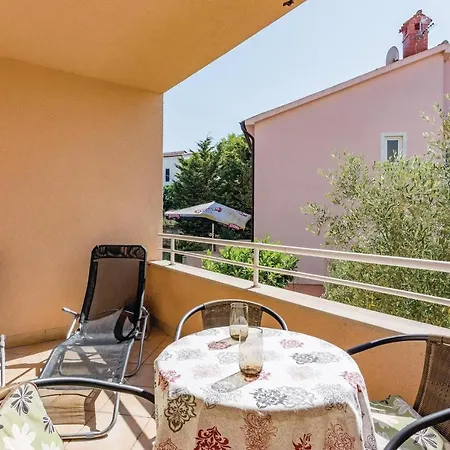 Amazing Apartment In Stinjan With Wifi * Stinjan